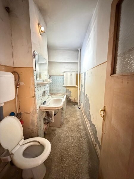 Calea Giulesti- Stadion Rapid- bloc 1989- 3 balcoane-2 bai